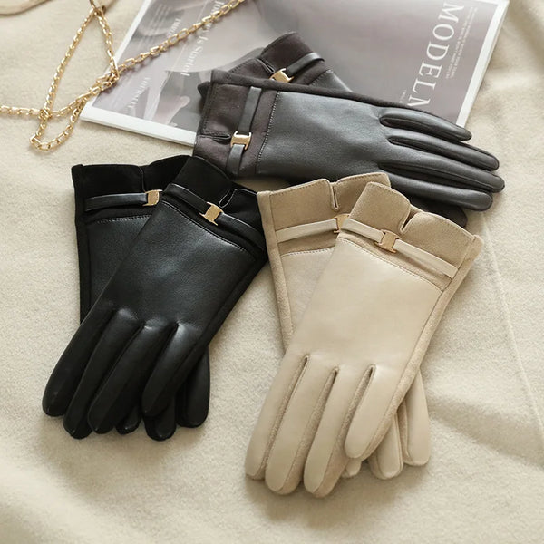 Gants femme bicolores, présentation de la paire