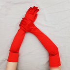 Gant long femme en satin rouge, 55 cm, posé à plat