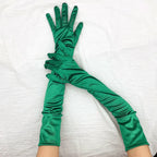 Gant long femme en satin vert sapin, 55 cm, posé à plat