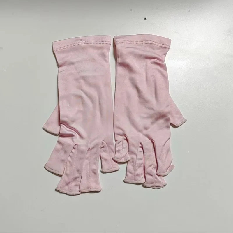Mitaine femme en soie rose, mi-doigts, vue de la paire