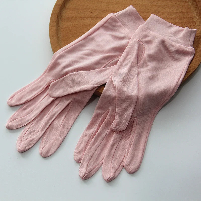 Gant femme rose en soie, vue de face