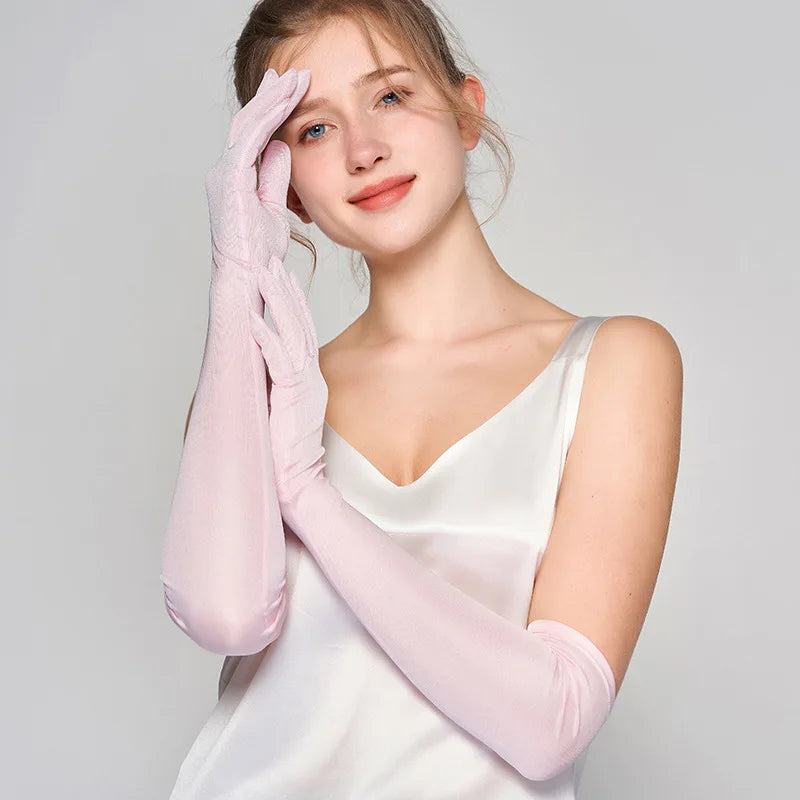 Gant femme long rose pâle en soie, vue de face
