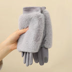 Gant femme en suédine, détail du revers fourrure