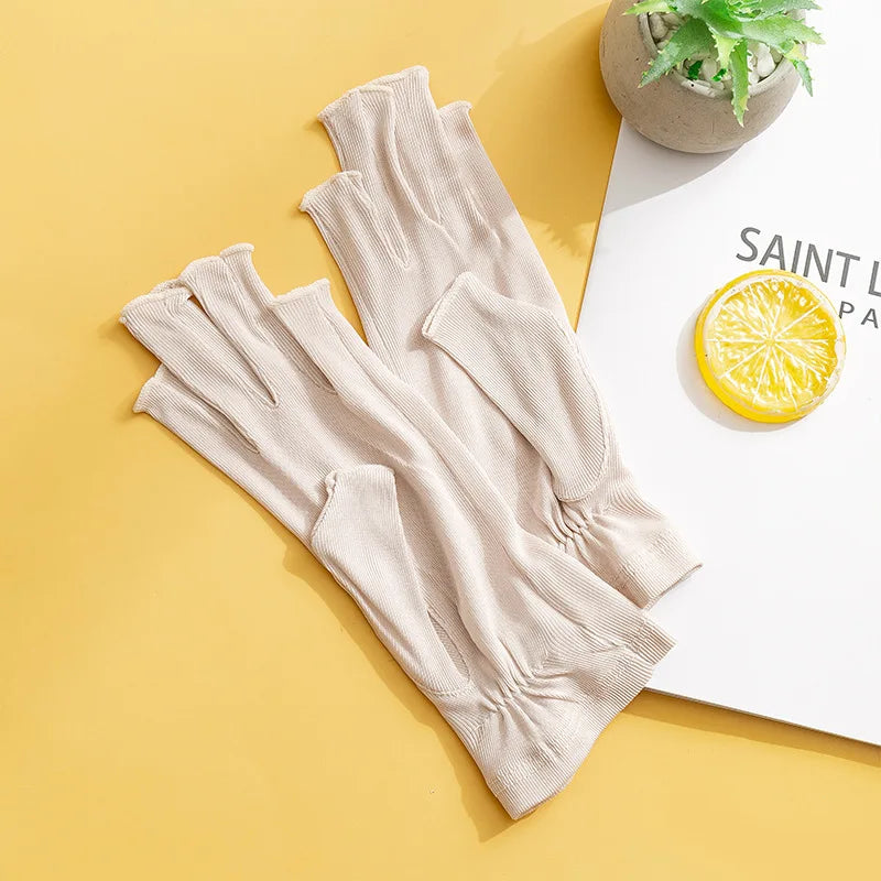 Gants femme en soie tricotée mi-doigts, coloris beige