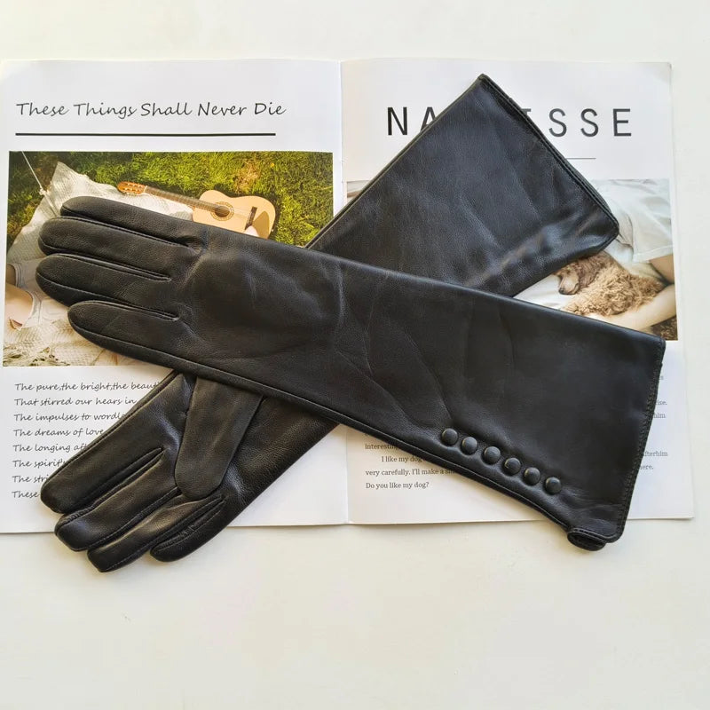 Gants cuir femme mi-bras, coloris argent, posés à plat