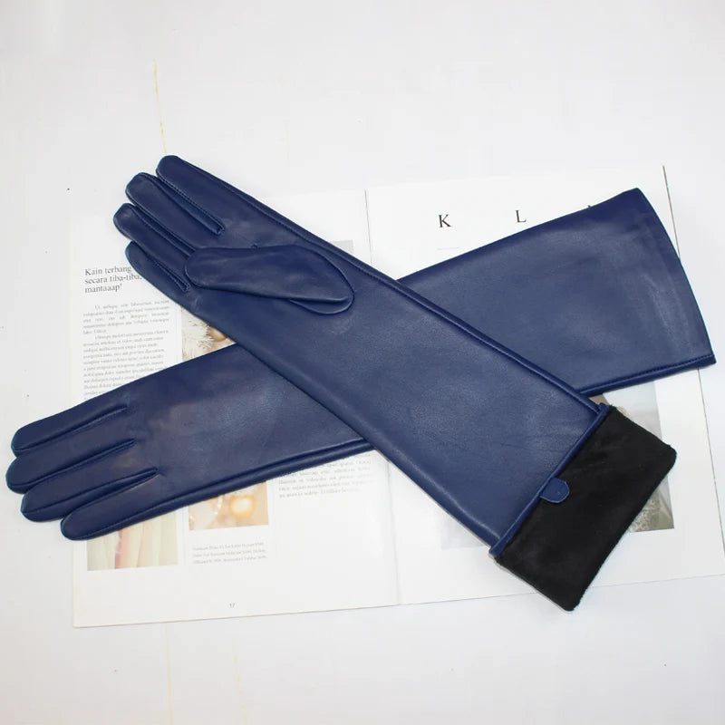 Gants cuir femme longs, coloris bleu marine, posés à plat