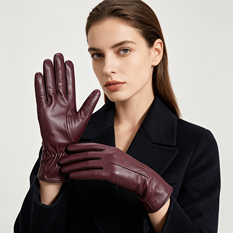 Gants femme vin rouge, mains jointes, vue de face