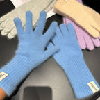 Gants femme longs portés, avant-bras couvert