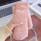 Moufle femme rose en alpaga, aspect duveteux