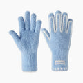 Paire de gants femme bleu clair en peluche, vue à plat recto-verso