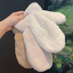 Moufle femme en peluche, vue d'ensemble de la paire