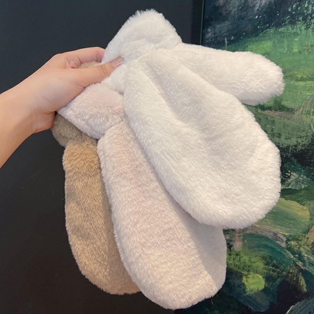 Moufle femme en peluche, vue d'ensemble de la paire