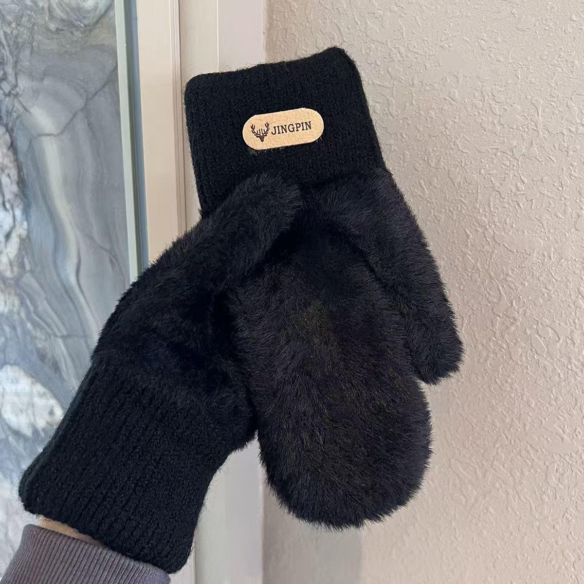 Moufle femme en alpaga, plusieurs coloris présentés ensemble