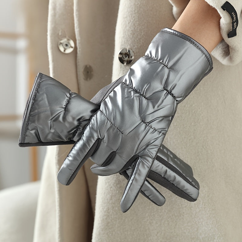 Gants femme tactiles, vue rapprochée du poignet