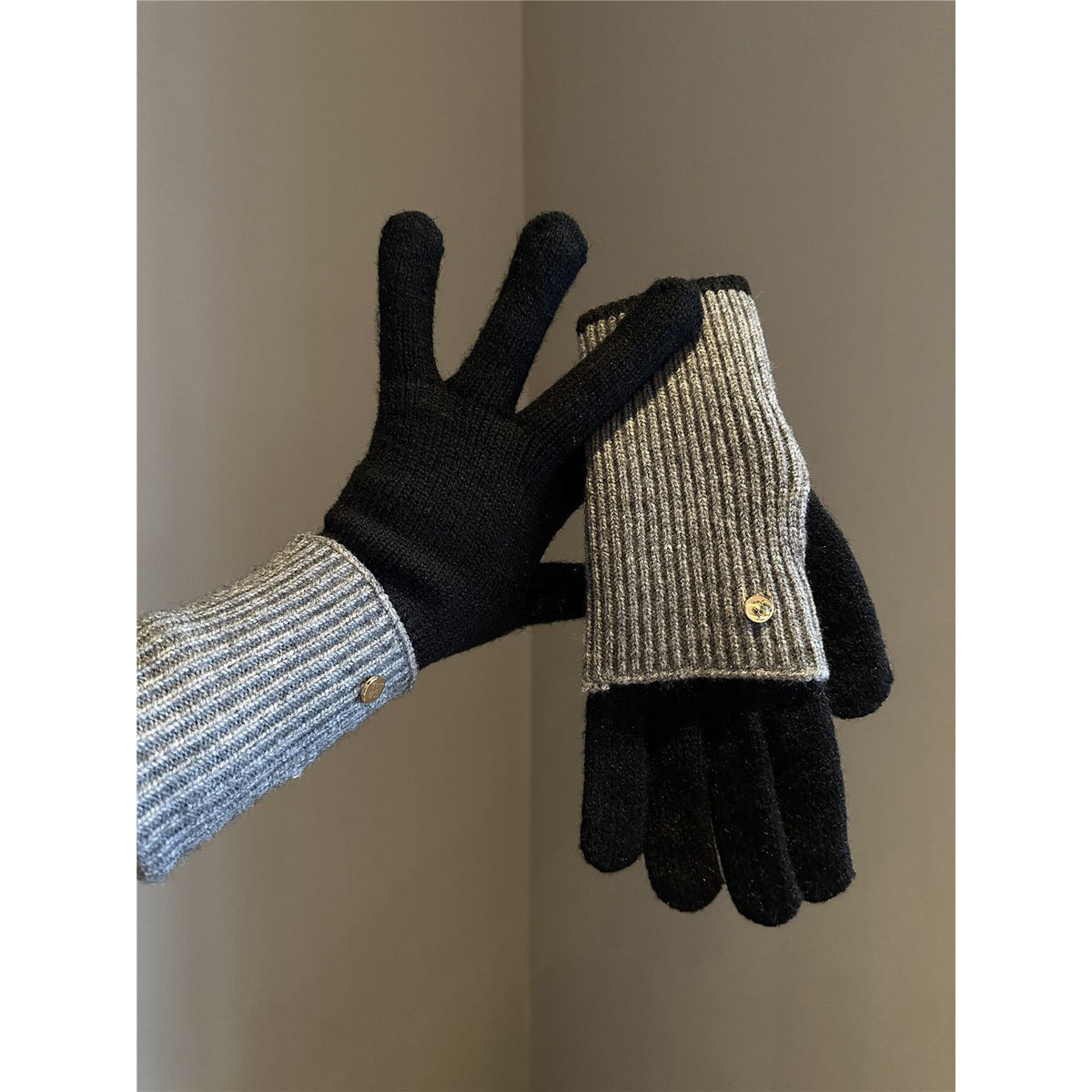 Mitaine femme gris-noir en laine, color blocking