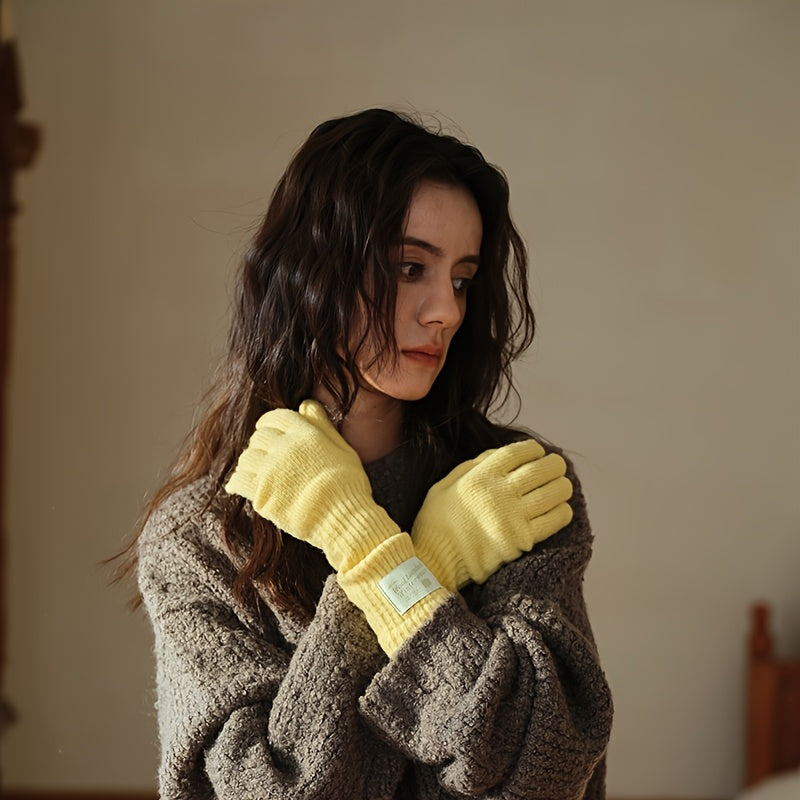 Gants femme longs portés, avant-bras couvert