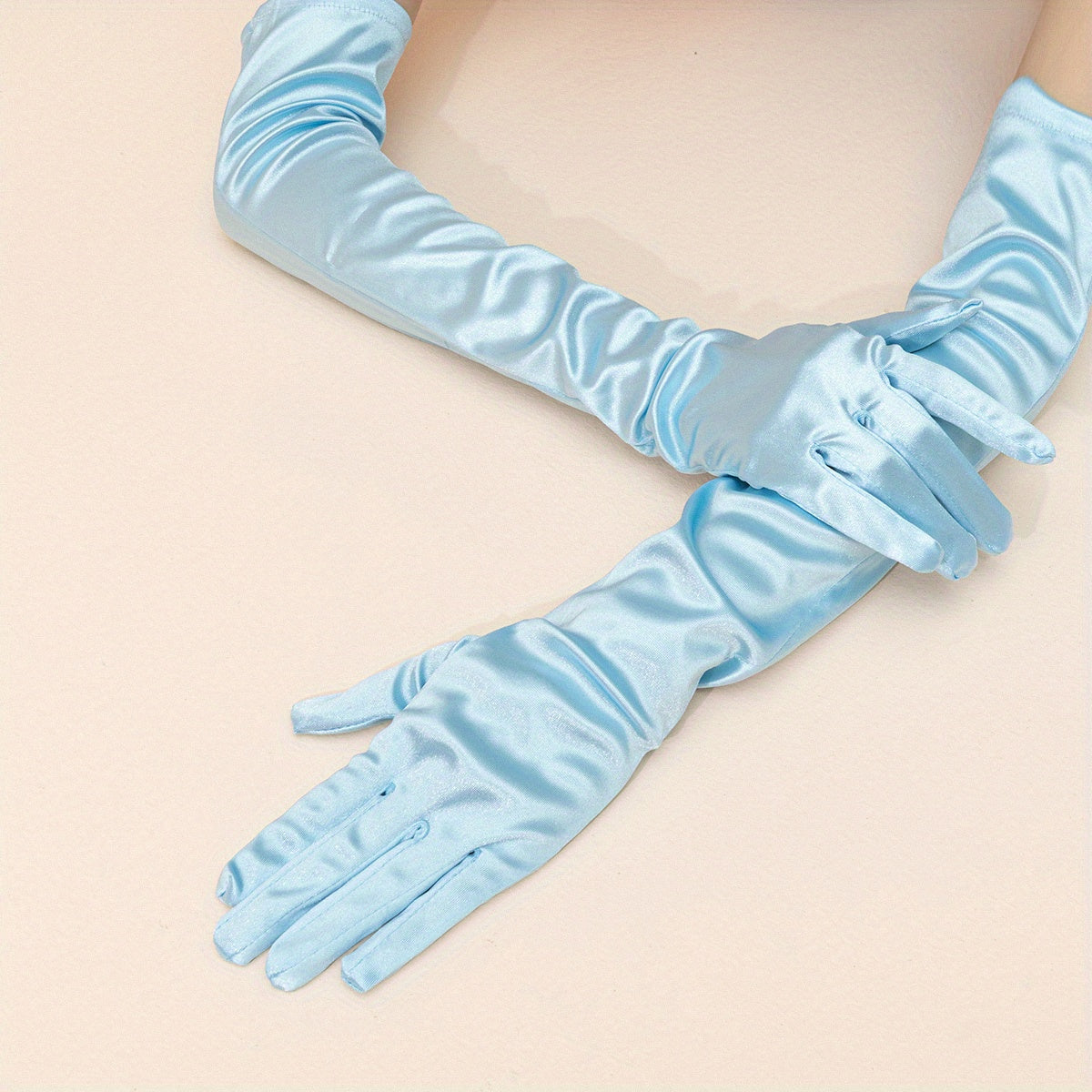 Gants longs femme satin coloris bleu clair
