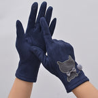 Gants femme bleu marine en suédine, motif chat gris et pompon